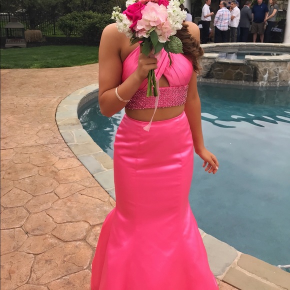 Pretty in Pink Prom💗💗 - Picture 3 of 4